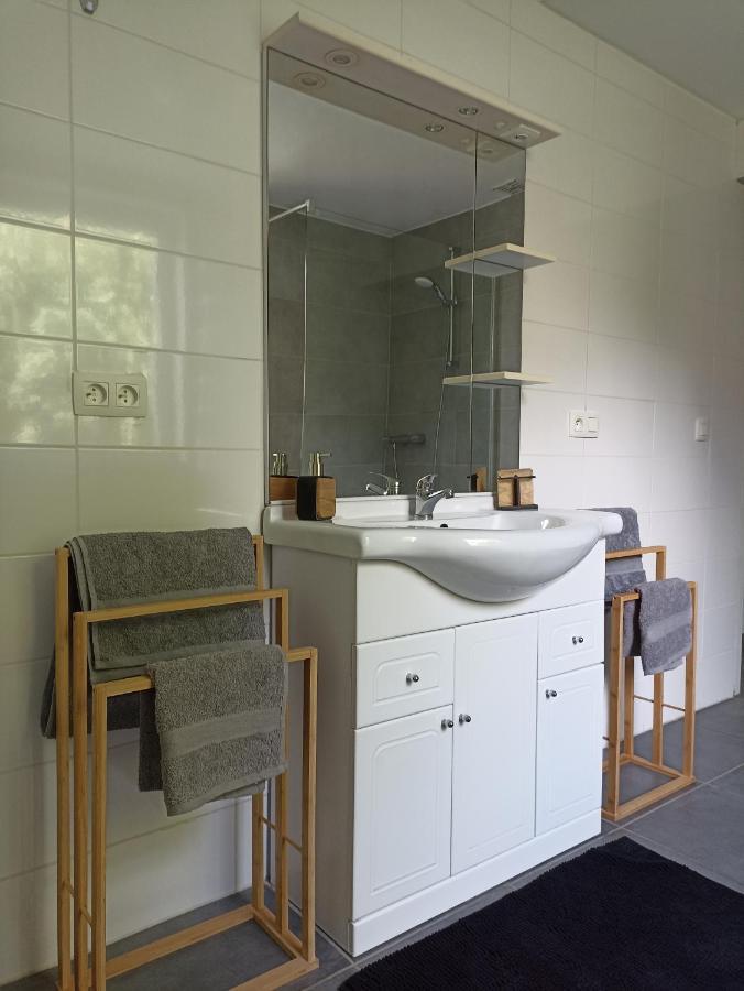 Loft Paisible Sur Les Hauteurs Du Centre Ville Spa Exterior foto